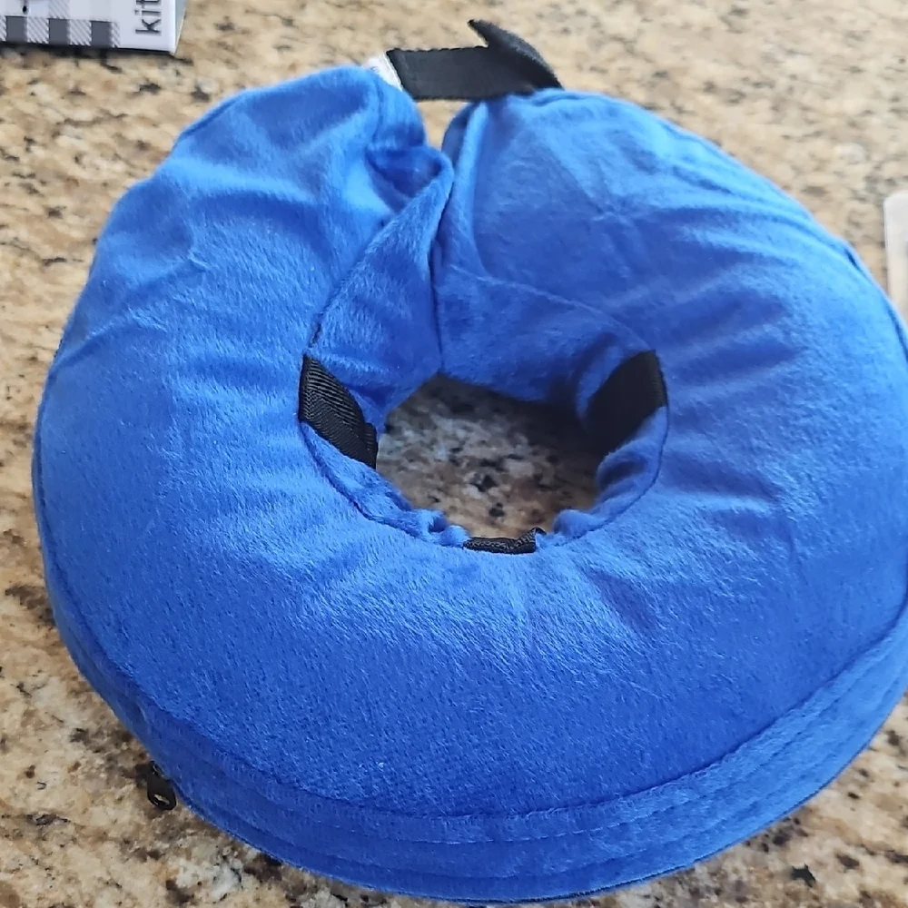 Not used Bencmate Blue Inflatable Pet Recovery Collar Size Medium
